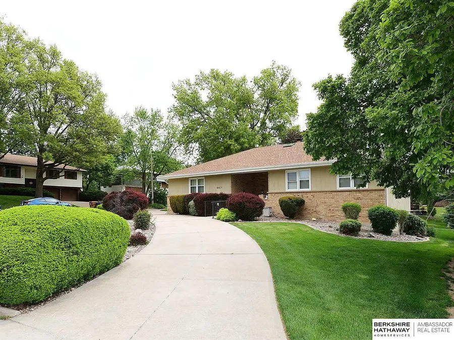 8401 S 26th Street, Bellevue, NE 68147 - #2