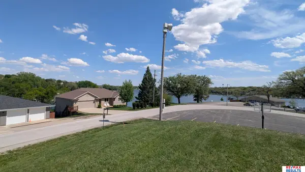 9403 Clubhouse Circle, Plattsmouth, NE 68048