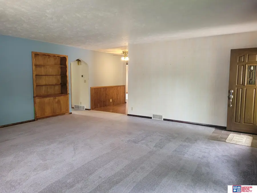 456 N Columbia Avenue, Seward, NE 68434 - #3