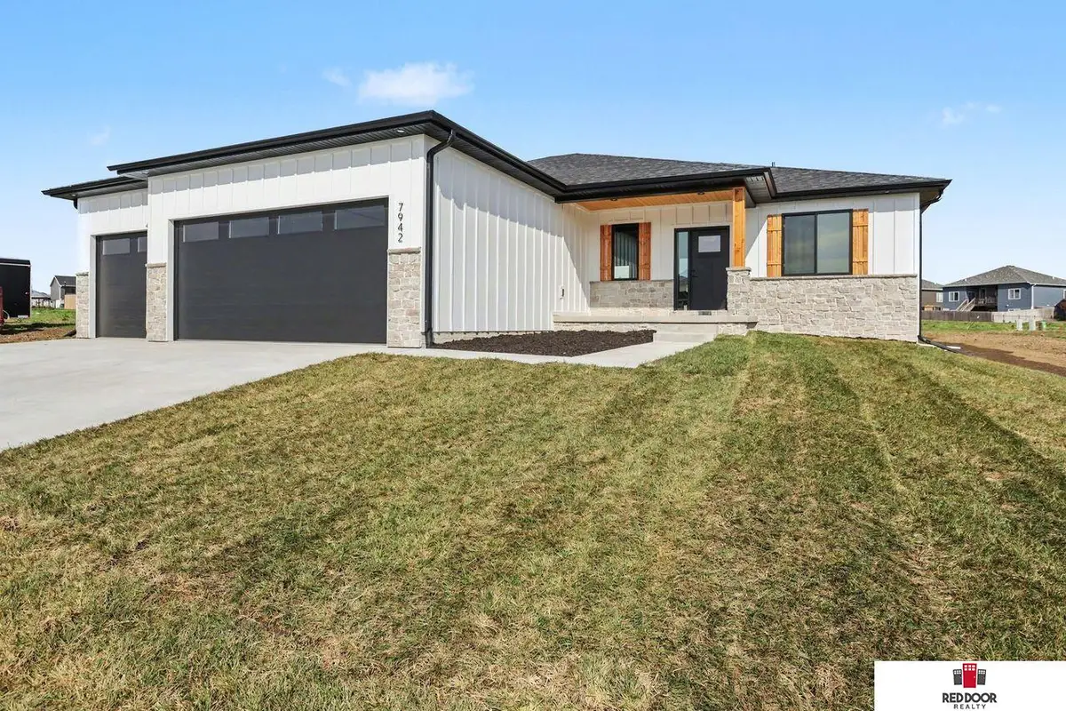 7942 Ponce Drive, Lincoln, NE 68516 - #1