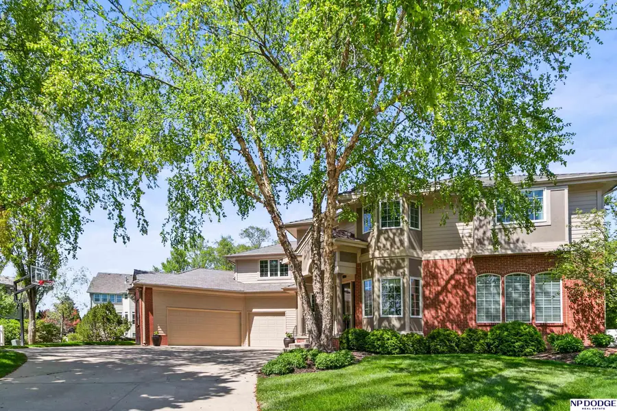 16026 Lake Circle, Omaha, NE 68116 - #2