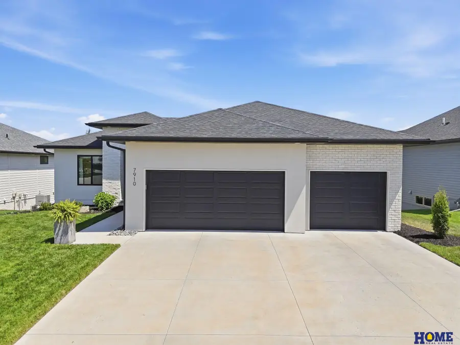 7910 S 66th Street, Lincoln, NE 68516 - #2