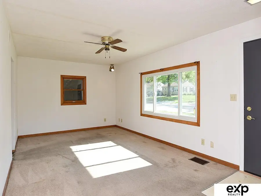 1514 N 70 Avenue, Omaha, NE 68104 - #3