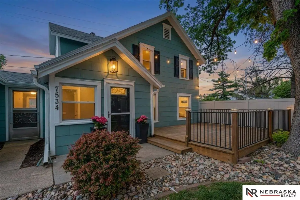 7534 Oakwood Street, Ralston, NE 68127 - #1