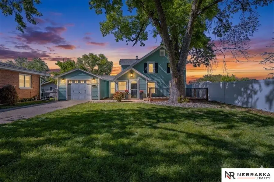 7534 Oakwood Street, Ralston, NE 68127 - #2