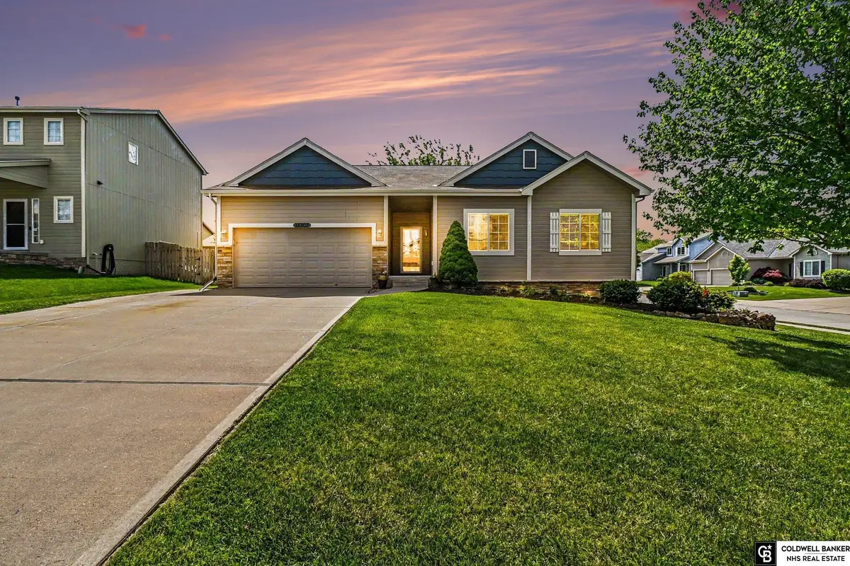 13702 Williamsburg Drive, Bellevue, NE 68123 - #1