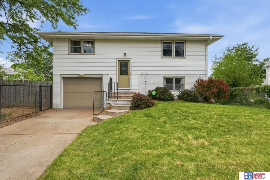 851 W Rose Street, Lincoln, NE 68522 - #2
