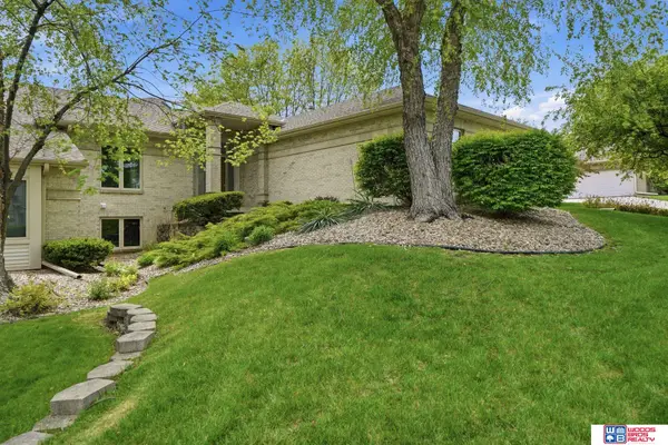 9134 Pioneer Court, Lincoln, NE 68520