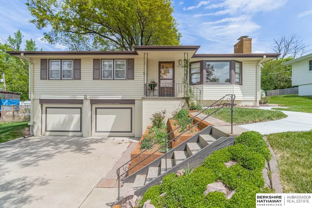 6232 Read Street, Omaha, NE 68152 - #1