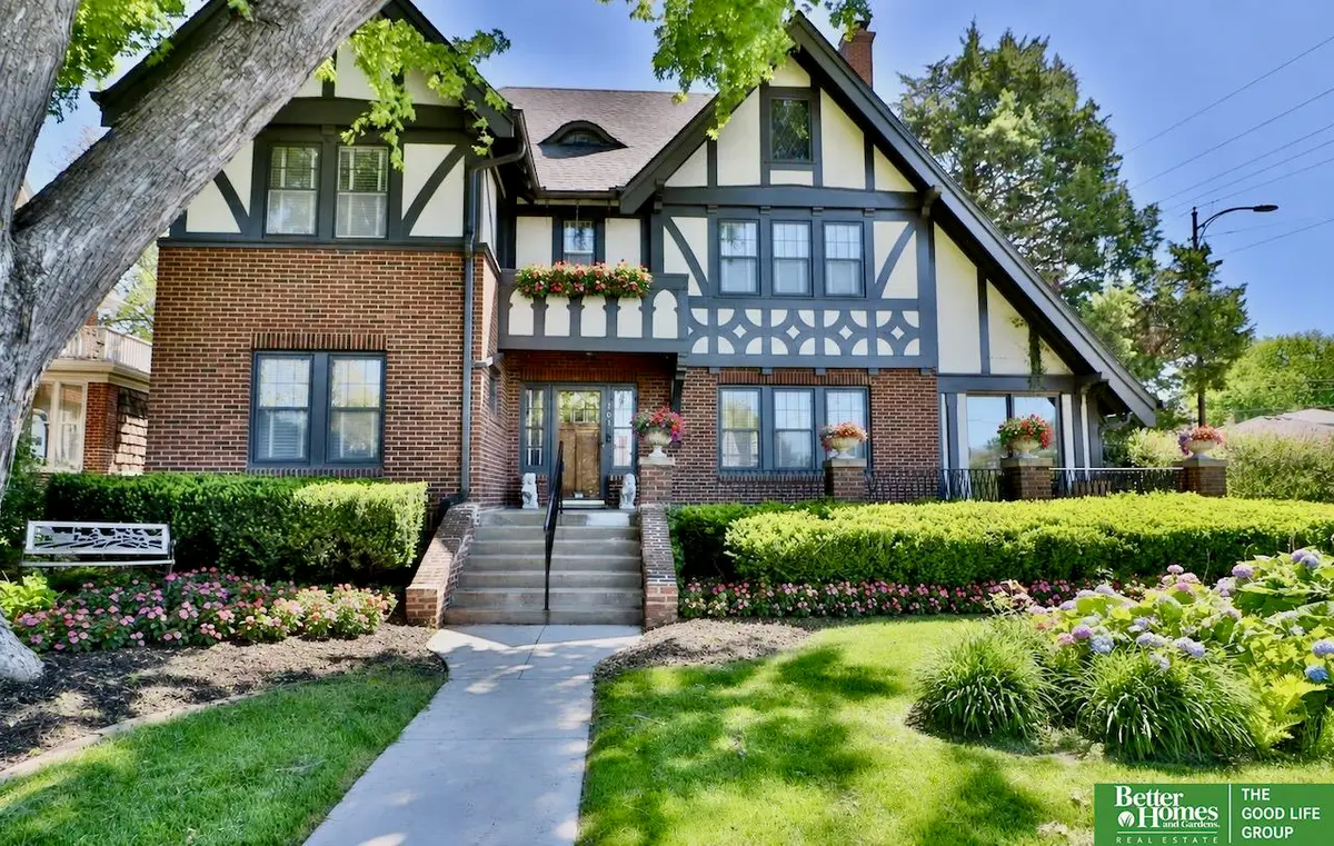 101 N 54 Street, Omaha, NE 68132 - #1
