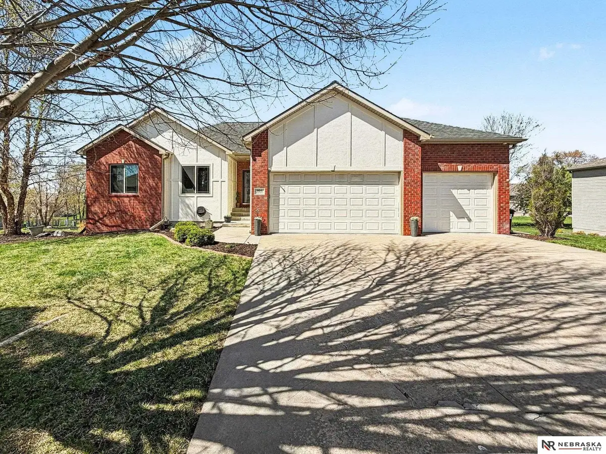 905 Ridge Road Place, Hickman, NE 68372 - #1
