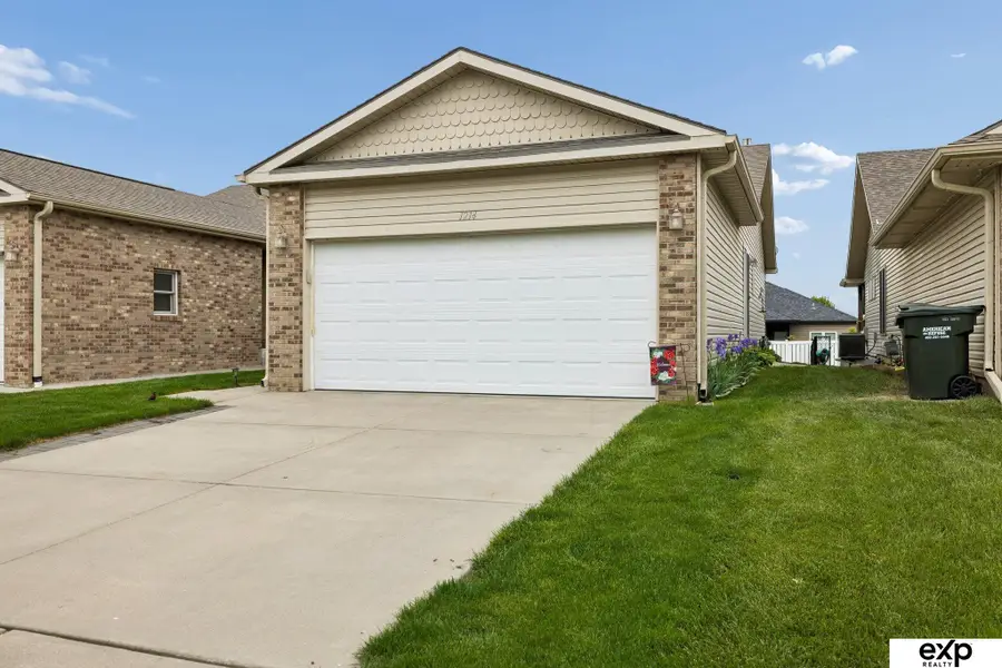 1214 Dublin Road, Lincoln, NE 68521 - #2