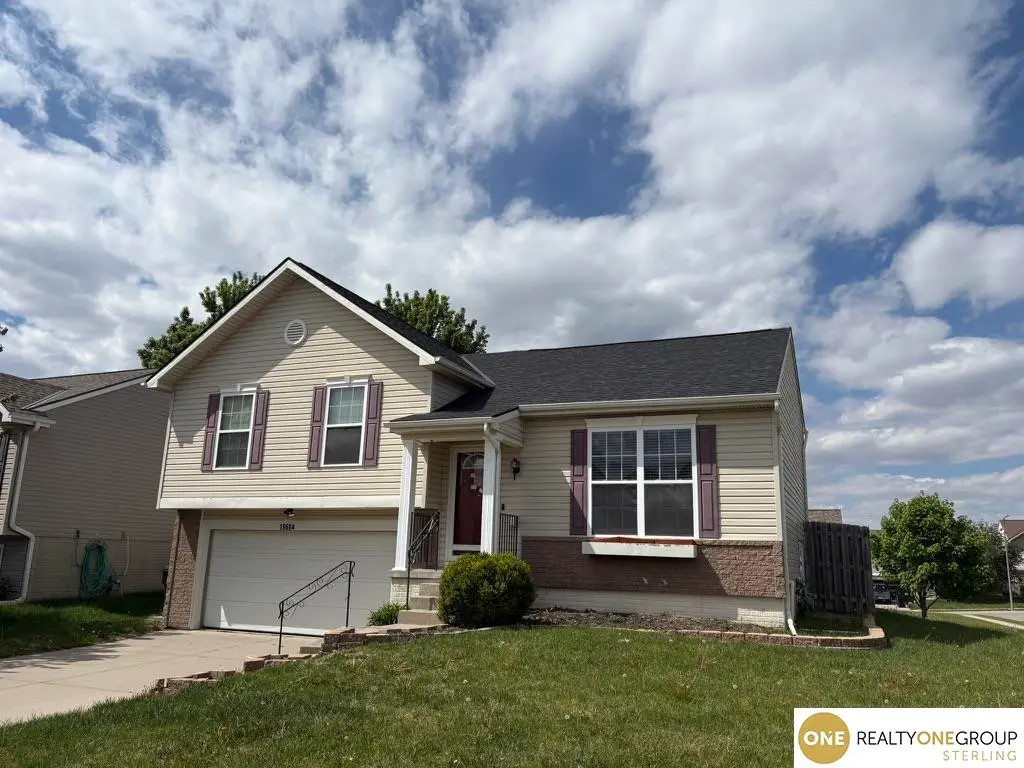 19604 V Street, Omaha, NE 68135 - #1