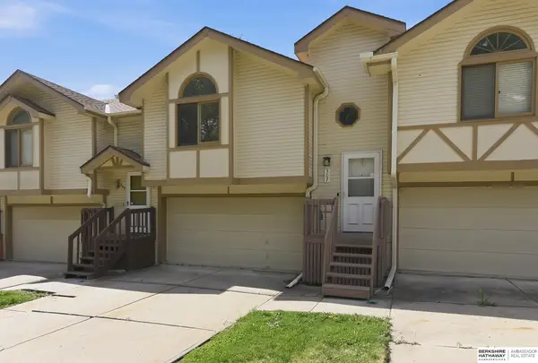 307 E 17th Avenue, Bellevue, NE 68005