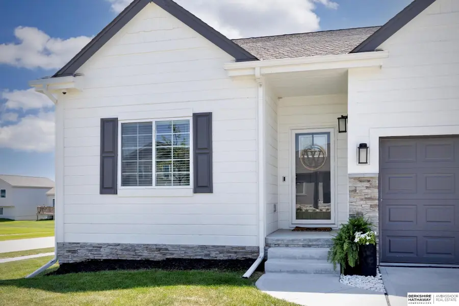 21101 Drexel Street, Elkhorn, NE 68022 - #2