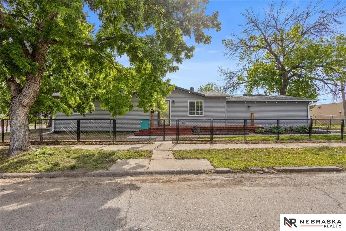 21 N 36th Street, Council Bluffs, IA 51501 - #1