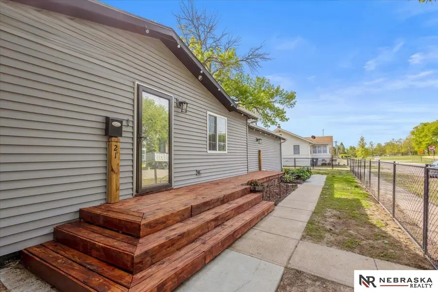 21 N 36th Street, Council Bluffs, IA 51501 - #2