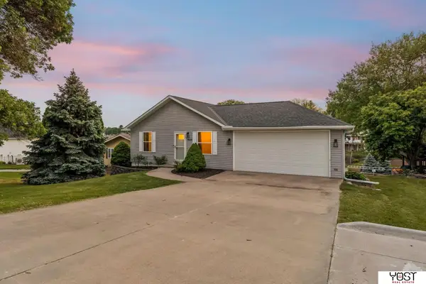 1564 Trumball Terrace, Plattsmouth, NE 68048