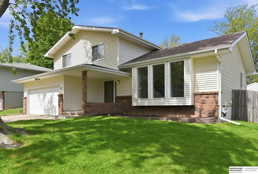 1122 Sally Street, Papillion, NE 68046 - #2