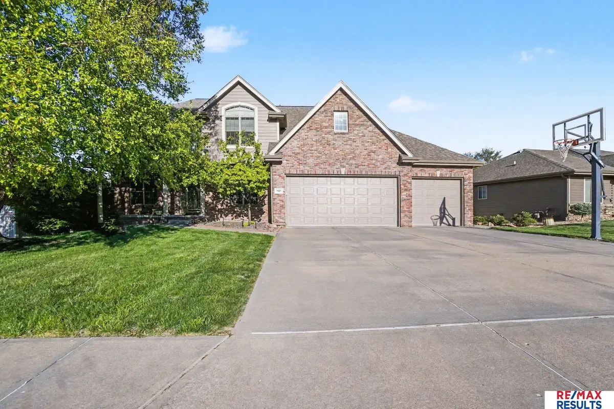 7427 S 102 Avenue, La Vista, NE 68128 - #1