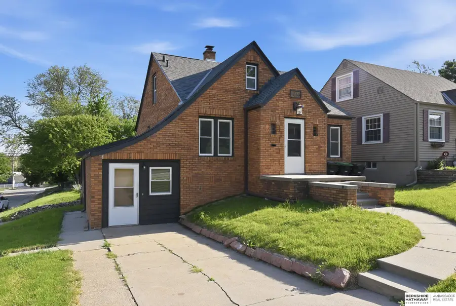 4848 Woolworth Avenue, Omaha, NE 68106 - #3