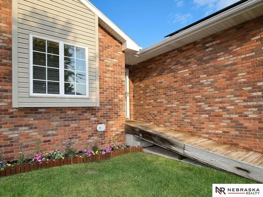 1601 Blackhawk Circle, Lincoln, NE 68521 - #3
