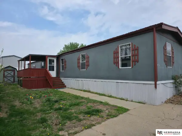 3609 NW Nutwood Court, Lincoln, NE 68521