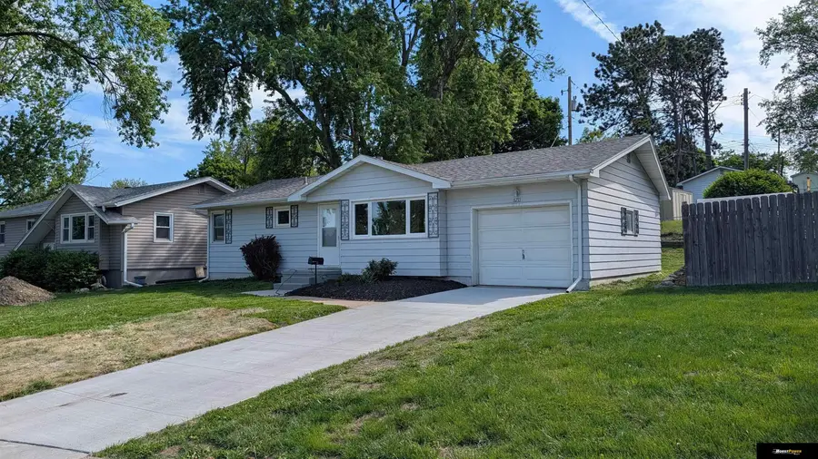 6711 S 49 Street, Omaha, NE 68117 - #2