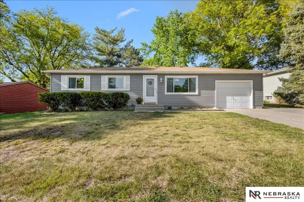 8310 Chestnut Lane, Lincoln, NE 68510