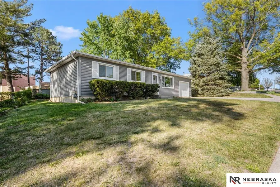 8310 Chestnut Lane, Lincoln, NE 68510 - #3