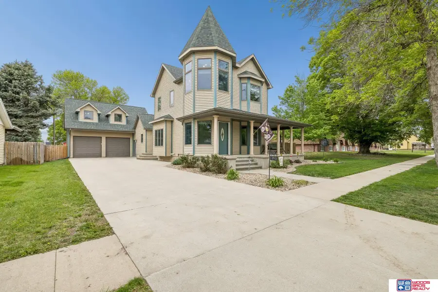 1713 N Iowa Avenue, York, NE 68467 - #2