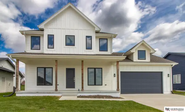 2855 Southern Hills Drive, Blair, NE 68008