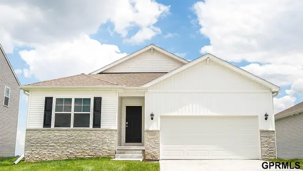 6710 Wren Circle, Papillion, NE 68133