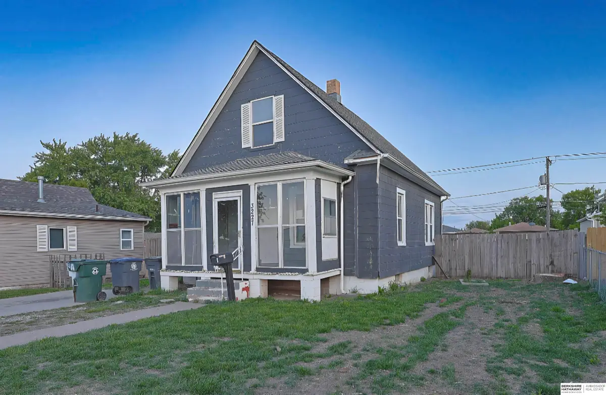 3227 2nd Street, Council Bluffs, IA 51501 - #1