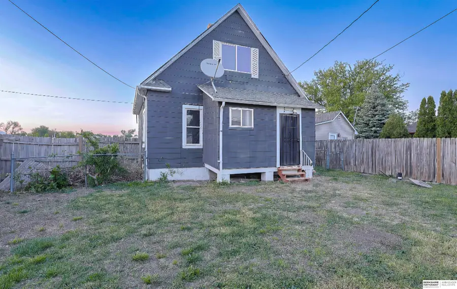 3227 2nd Street, Council Bluffs, IA 51501 - #2