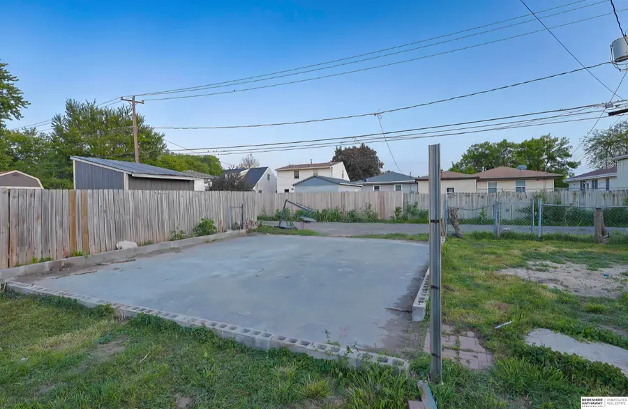 3227 2nd Street, Council Bluffs, IA 51501 - #3