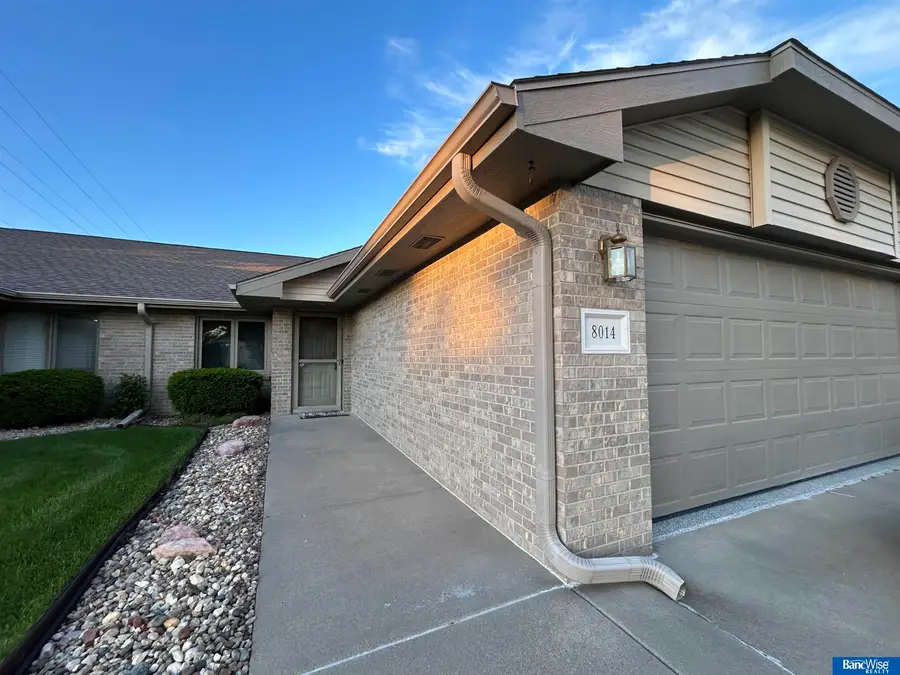 8014 Arrow Ridge Road, Lincoln, NE 68506 - #2