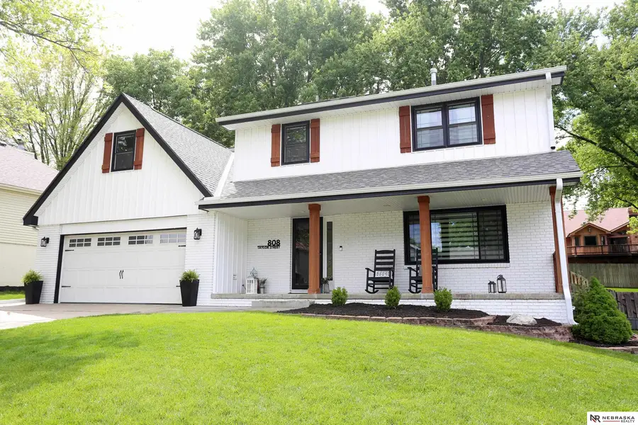 808 Taylor Street, Papillion, NE 68046 - #2