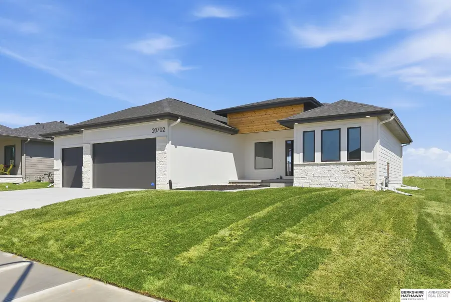 20702 Vernon Avenue, Elkhorn, NE 68022 - #2