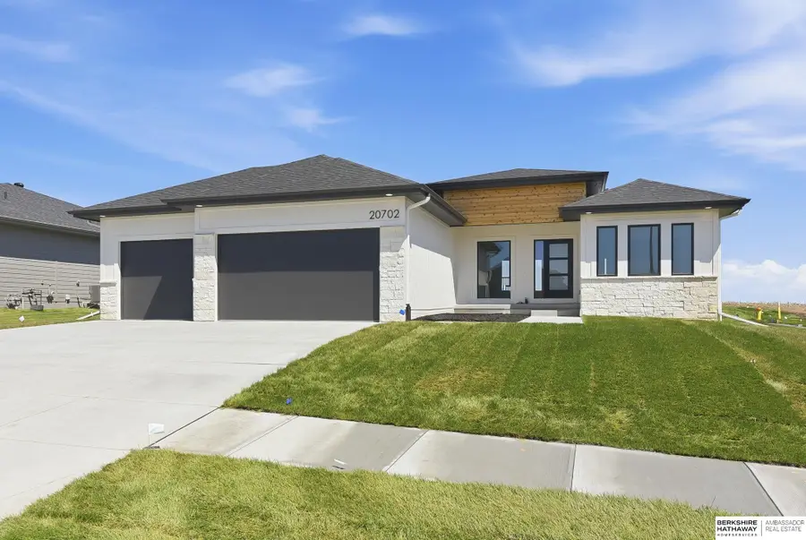 20702 Vernon Avenue, Elkhorn, NE 68022 - #3