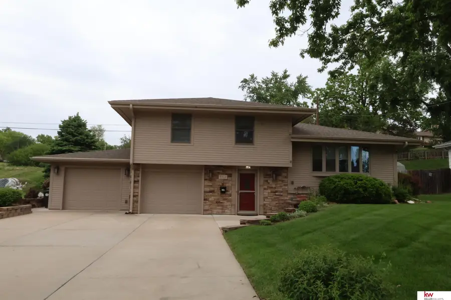 9112 Charles Street, Omaha, NE 68114 - #3