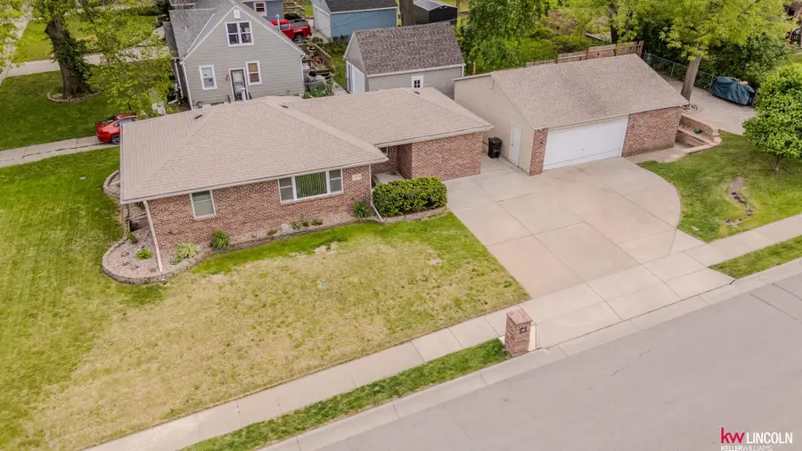 3555 Sewell Street, Lincoln, NE 68506 - #2