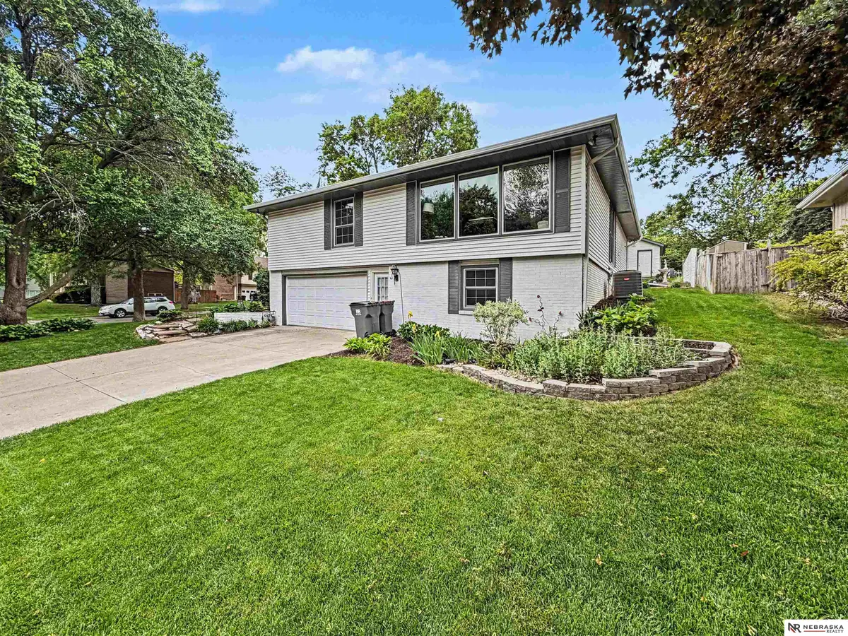 5950 Elkcrest Drive, Lincoln, NE 68516 - #1