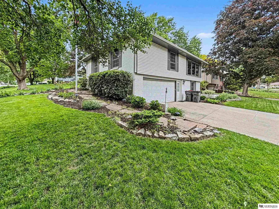 5950 Elkcrest Drive, Lincoln, NE 68516 - #2