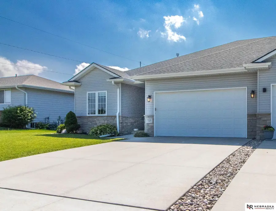 725 Larkspur Drive, Hickman, NE 68372 - #3