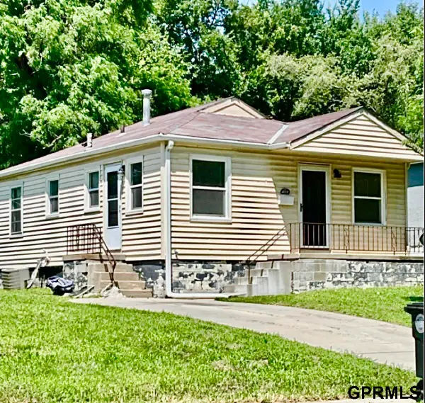4018 N 42 Street, Omaha, NE 68111