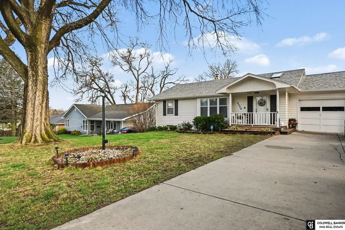 6408 Western Avenue, Omaha, NE 68132 - #1