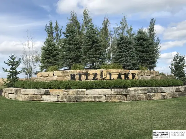 3043 E 34th Court, Fremont, NE 68025