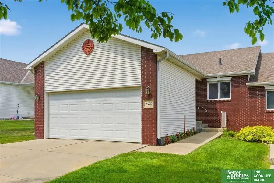 2320 Dodge Street, Lincoln, NE 68521 - #3
