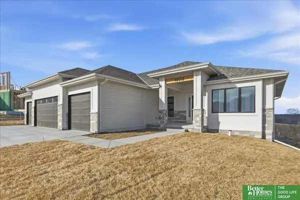 5526 N 213th Street, Elkhorn, NE 68022
